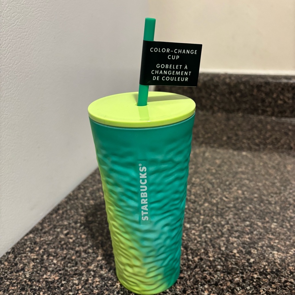 StarbucksColor Changing Tumbler Blue & Green Starbucks Summer 2025 18 Oz